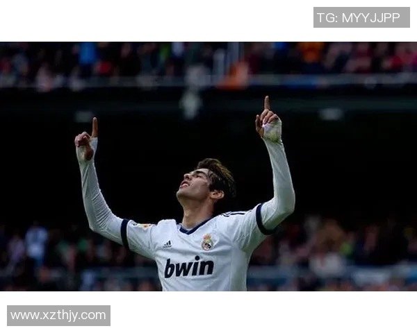 卡卡足球明星近照曝光展现风采与魅力的全新形象