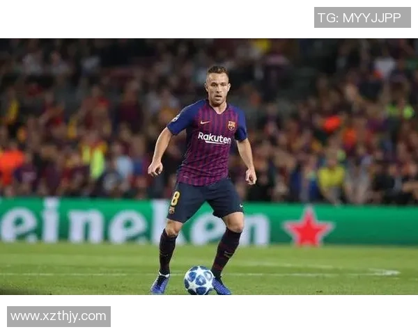 足球明星怒踢手机屏幕引发热议网友纷纷评论背后原因与影响